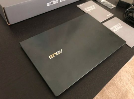 ASUS ZenBook 13 13.3in 512GB I5 8th Gen. 3.9GHz 8GB